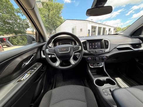 Used 2023 GMC Terrain SLE w/ Driver Convenience Package AWD/4WD image 2