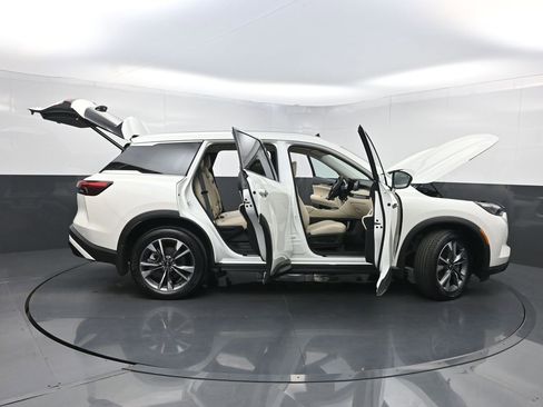 Used 2023 INFINITI QX60 Luxe w/ Cargo Package AWD/4WD image 39