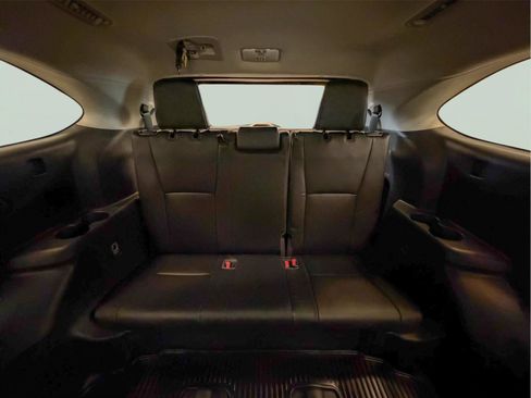 Used 2023 Toyota Highlander XLE AWD/4WD image 24