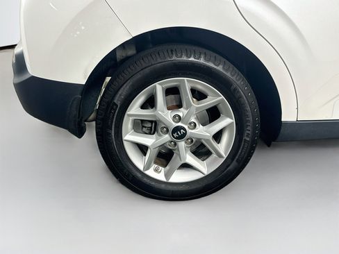 Used 2020 Kia Soul S FWD image 11