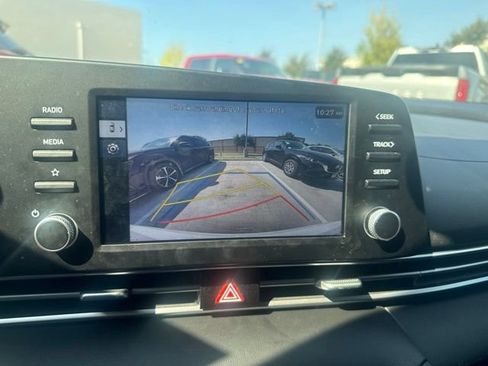 Used 2025 Hyundai Elantra SE FWD image 10