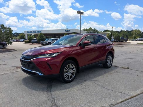Used 2023 Toyota Venza XLE AWD/4WD image 8