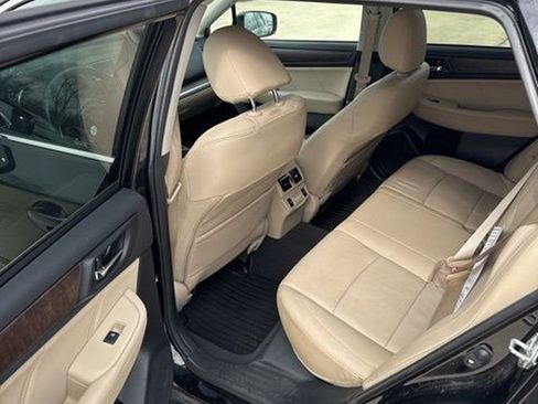 Used 2018 Subaru Outback 2.5i Limited image 11