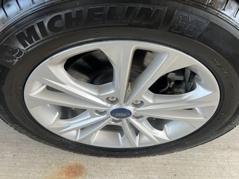Used 2019 Ford Escape SE AWD/4WD image 38