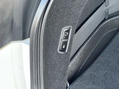 Used 2017 Maserati Levante Sport Utility 4D image 20