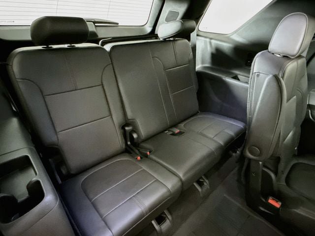Used 2023 Chevrolet Traverse RS w/ LPO, Floor Liner Package FWD image 28