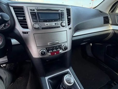 Used 2013 Subaru Outback 2.5i Premium AWD/4WD image 10