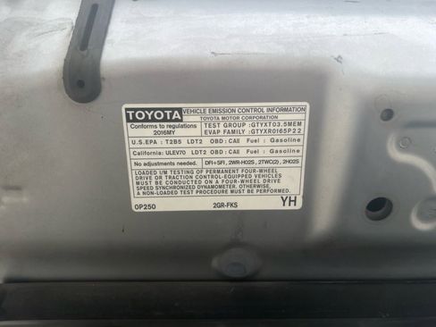 Used 2016 Toyota Tacoma TRD Sport image 19