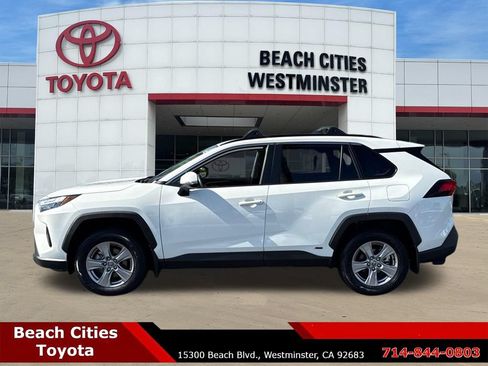 Certified 2025 Toyota RAV4 XLE AWD/4WD image 7