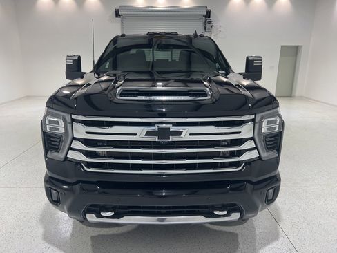 Used 2024 Chevrolet Silverado 3500 High Country image 8