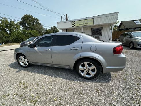 Used 2014 Dodge Avenger SE FWD image 3