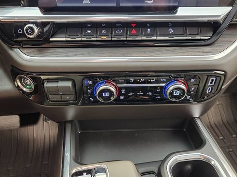 New 2026 GMC Sierra 1500 SLT AWD/4WD image 14