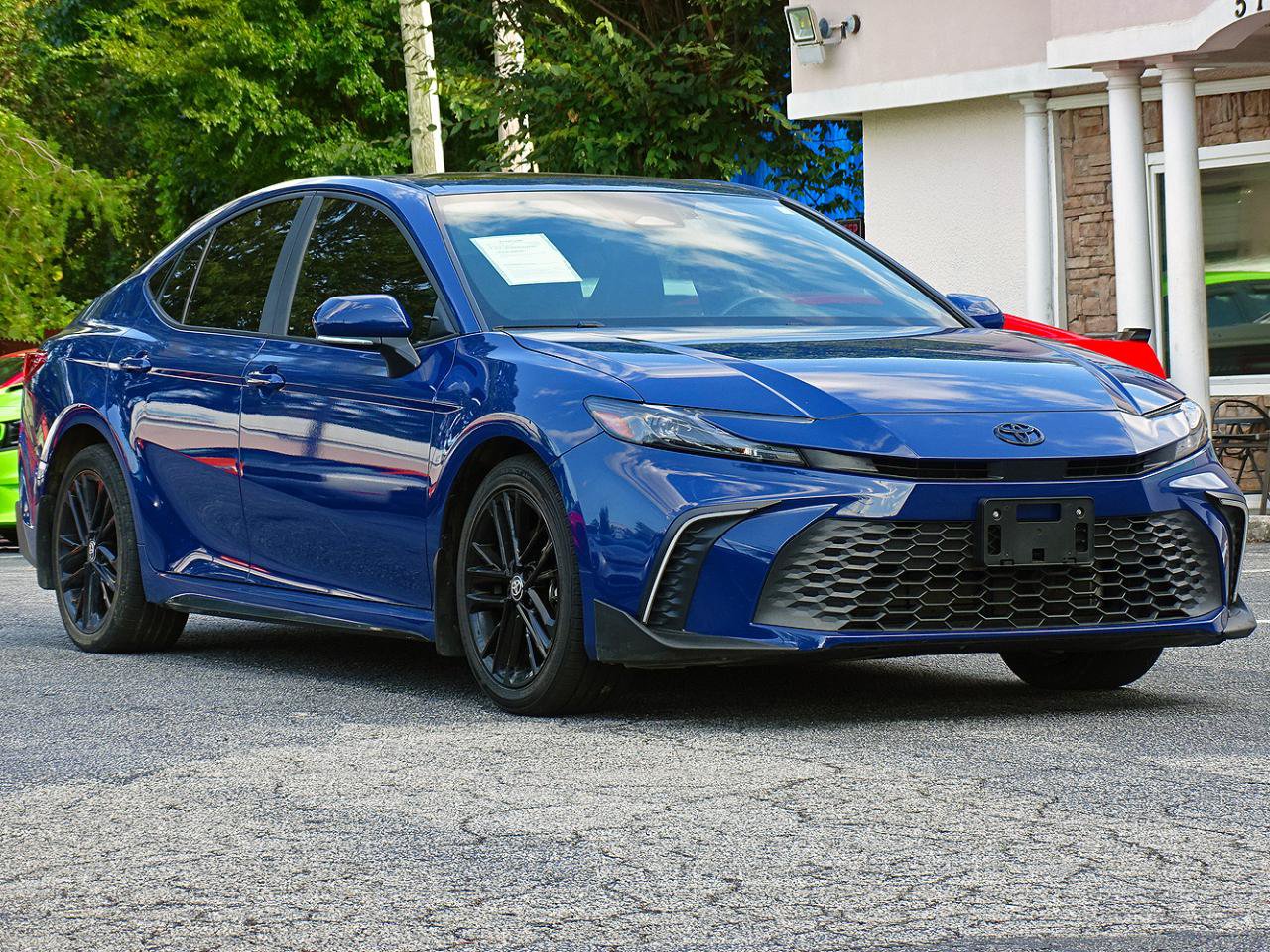 Used 2025 Toyota Camry SE w/ Convenience Package FWD image 8