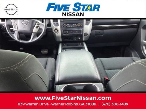 Used 2017 Nissan Titan SV RWD image 8