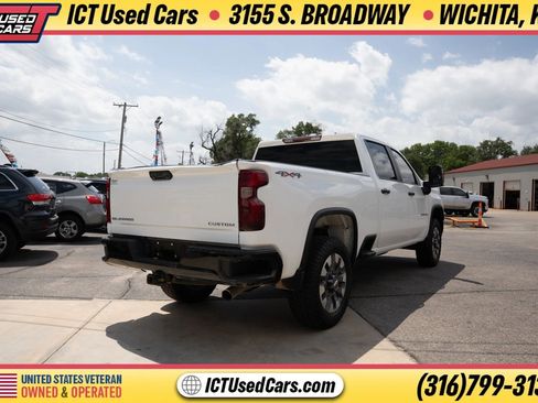 Used 2022 Chevrolet Silverado 2500 Custom w/ Custom Value Package AWD/4WD image 3