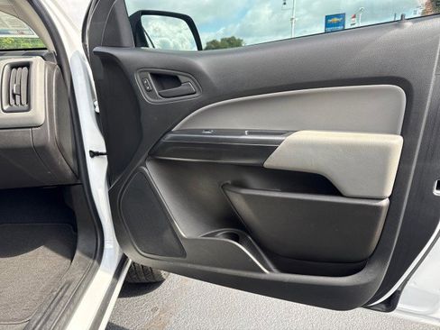 Used 2022 Chevrolet Colorado W/T w/ WT Convenience Package RWD image 12