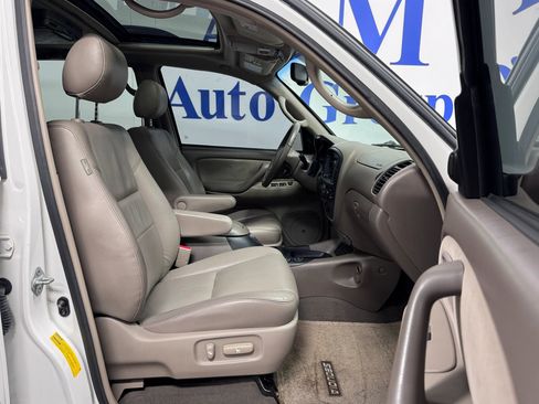 Used 2006 Toyota Sequoia SR5 image 9