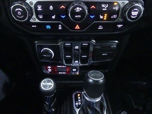 Used 2022 Jeep Wrangler Unlimited Rubicon 4xe w/ Cold Weather Group image 15