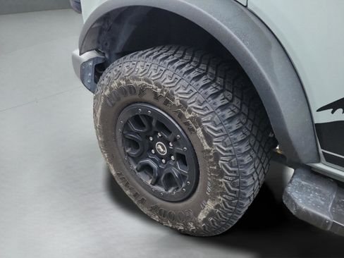 Used 2023 Ford Bronco Wildtrak image 28