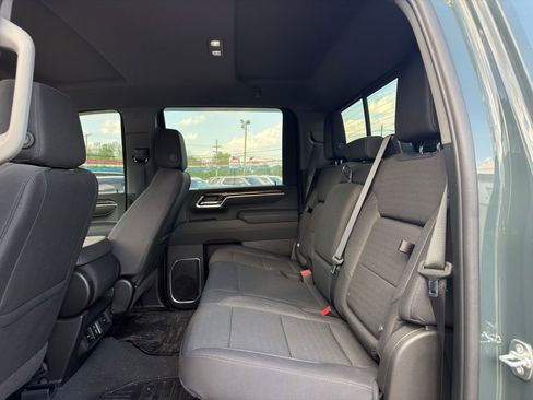 Used 2025 Chevrolet Silverado 2500 LT AWD/4WD image 7