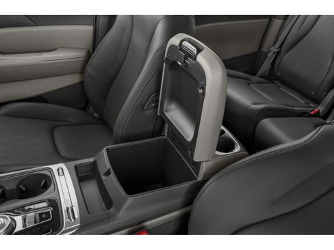 Used 2025 Kia Carnival SX FWD image 9