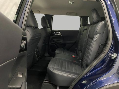 New 2025 Mitsubishi Outlander 4WD Plug-In Hybrid image 31