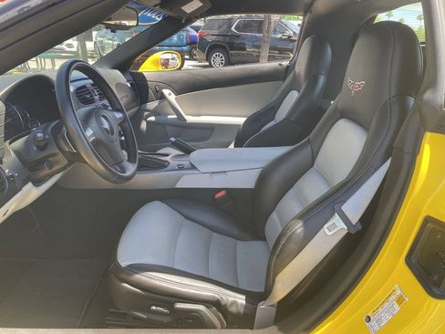 Used 2007 Chevrolet Corvette Coupe w/ Preferred Equipment Group RWD image 18