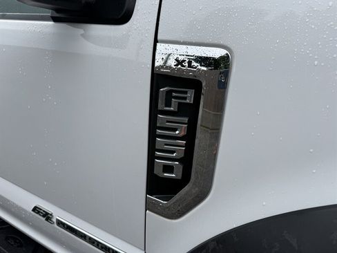 Used 2021 Ford F550 4x4 Regular Cab Super Duty image 9