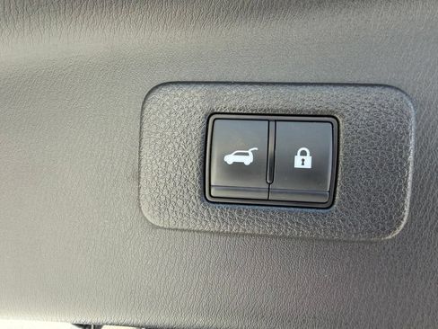 Used 2023 Nissan Armada Platinum w/ Captain's Chairs Package AWD/4WD image 8