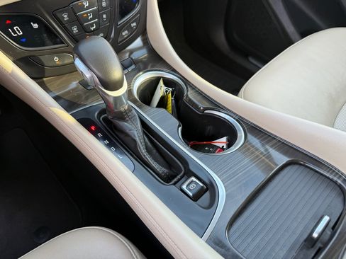 Used 2020 Buick Envision Essence FWD image 30
