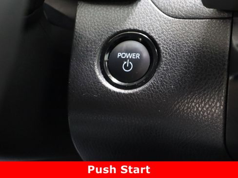 Used 2025 Toyota Camry SE image 18