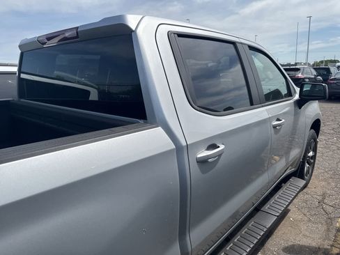 Used 2022 Chevrolet Silverado 1500 RST w/ Bed Protection Package AWD/4WD image 11