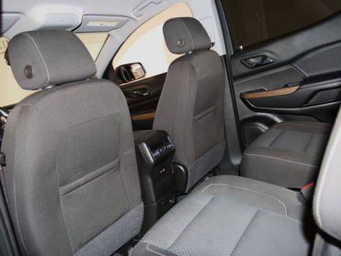 Used 2023 GMC Acadia SLE FWD image 47