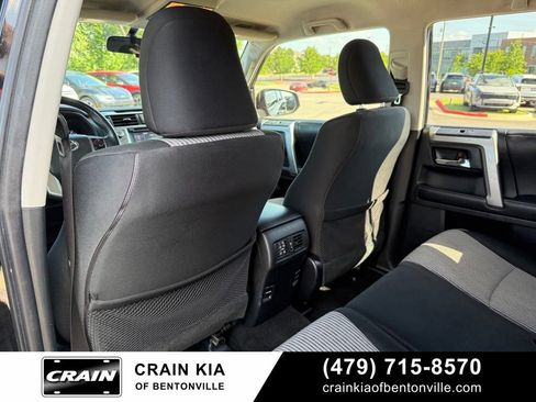 Used 2017 Toyota 4Runner SR5 AWD/4WD image 28