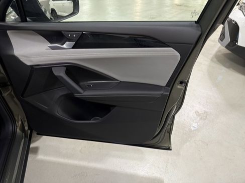 New 2026 Volkswagen Tiguan SE R-Line FWD image 39