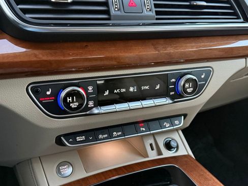 Used 2021 Audi Q5 Premium Plus w/ Premium Plus Package image 16