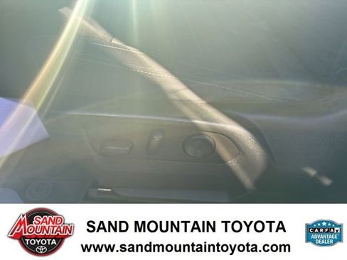 Used 2024 Chevrolet Silverado 2500 Custom w/ Custom Value Package image 17