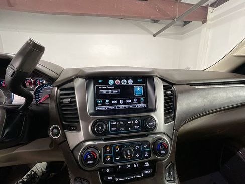 Used 2019 Chevrolet Tahoe LT w/ LT Signature Package image 13