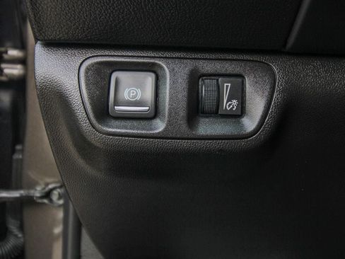 Used 2020 GMC Acadia SLE w/ Driver Convenience Package FWD image 19