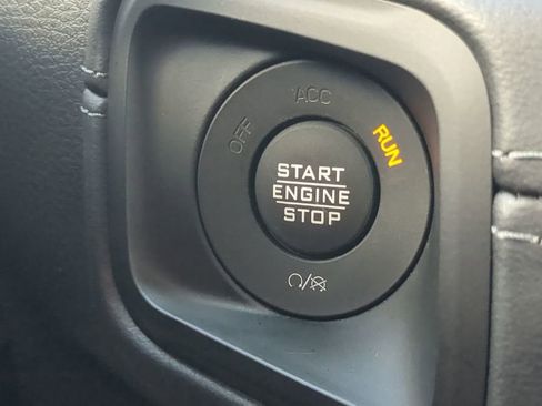 Used 2025 Jeep Wrangler Unlimited Sahara w/ Safety Group AWD/4WD image 28
