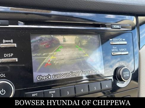 Used 2018 Nissan Rogue Sport SV image 15