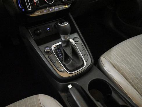 Used 2023 Hyundai Kona SEL image 12