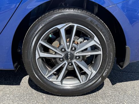 Certified 2023 Kia Forte LXS FWD image 11