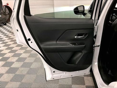 New 2026 Nissan Kicks SR w/ Cold Weather Package FWD image 31