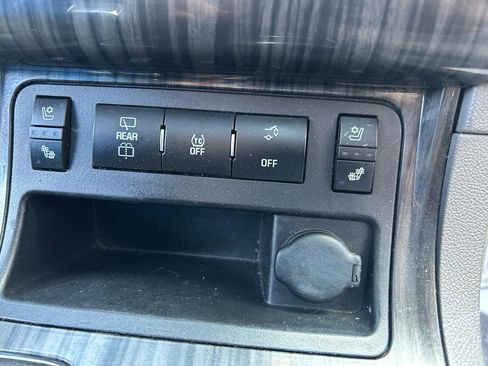 Used 2014 Chevrolet Traverse LTZ w/ LPO, 'HIT The Road' Package image 28