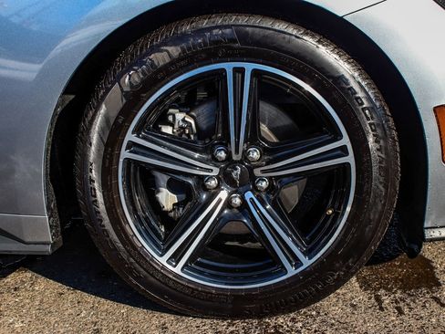 Used 2025 Ford Mustang Premium image 7