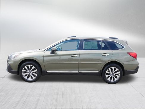 Used 2018 Subaru Outback 2.5i Touring AWD/4WD image 4