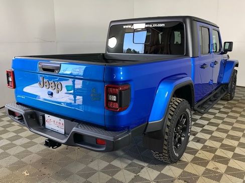 Used 2024 Jeep Gladiator Sport image 6