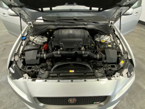 Used 2018 Jaguar XE S image 48