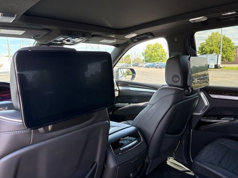 Used 2025 Cadillac Escalade Sport Platinum AWD/4WD image 20